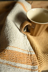 Linnen doek met streep maisgeel