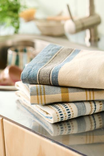 Theedoek IBLaursen landelijke uitstraling blauw