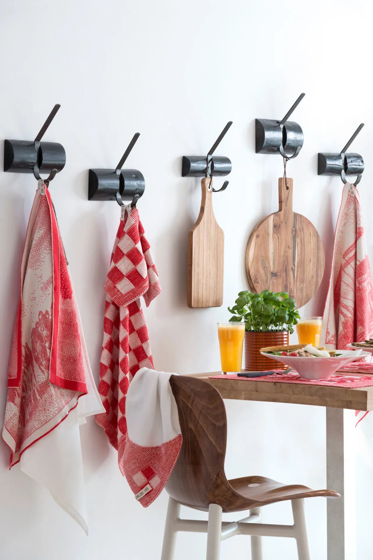 Knitfactory handdoek uni r0uge rood